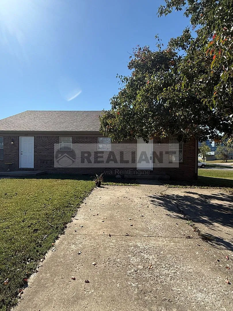 3 bed, 2.0 bath, $1,395 — Photo 1