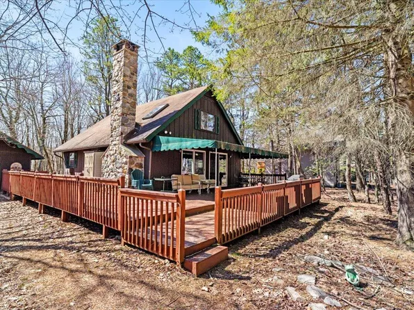 63 Pineknoll Dr, Lake Harmony, PA 18624