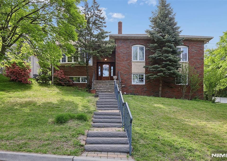 1st image of 51 Anderson Avenue