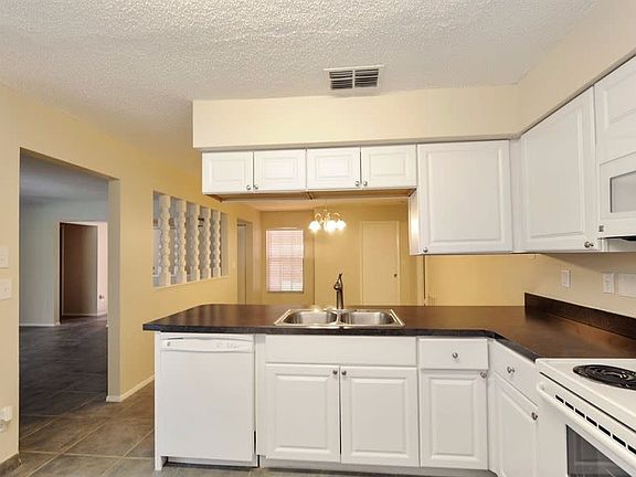 5th image of 2847 Trailwood Dr