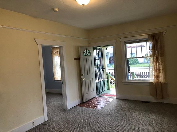 2nd image of 5431 S Puget Sound Ave