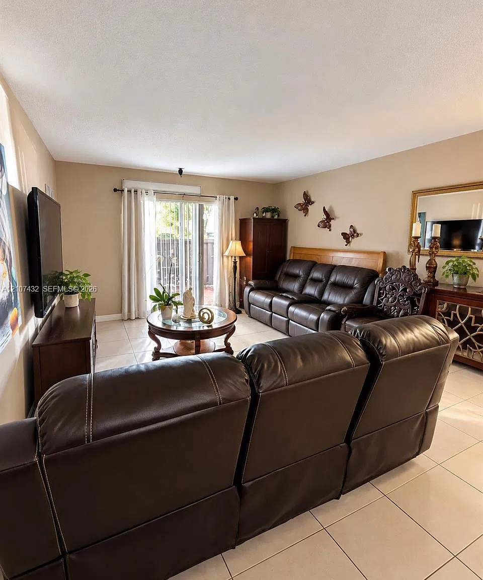 Spanish Trace Condo — Photo 2