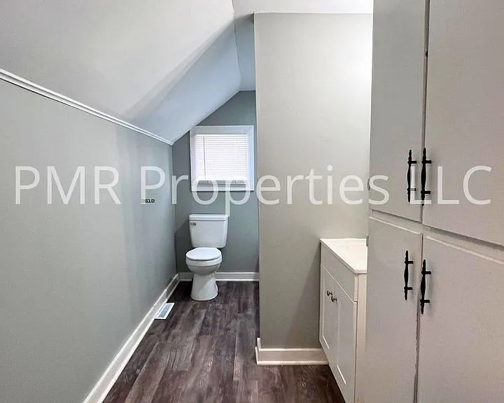 905 Logan St — Photo 9