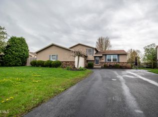 2214 Denton Ln, Maumee, OH 43537