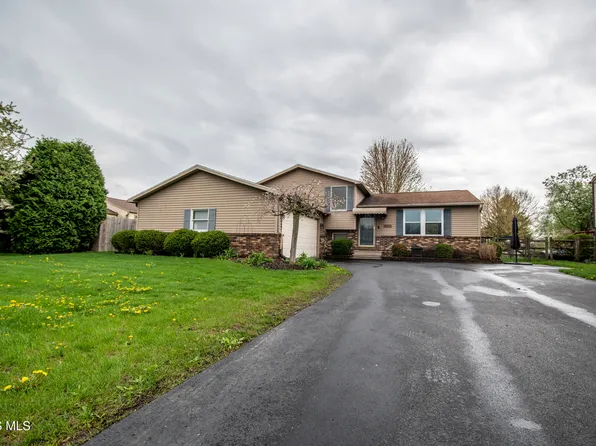 2214 Denton Ln, Maumee, OH 43537