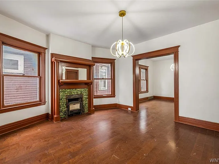 189 Hughes Ave — Photo 6