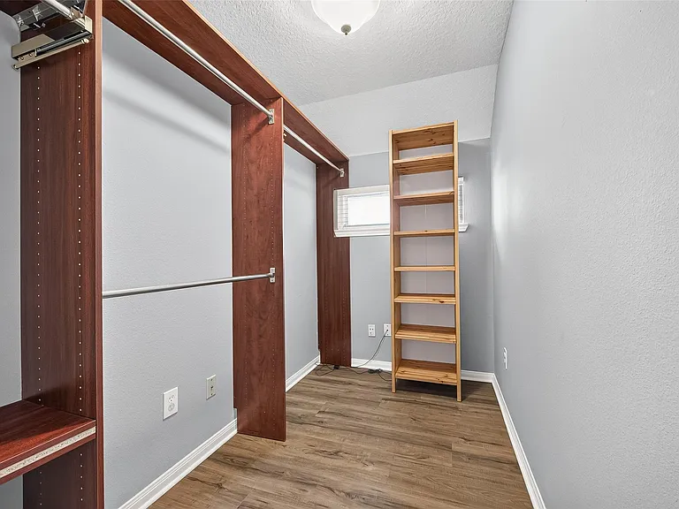 1415 Kennewick Ct — Photo 32