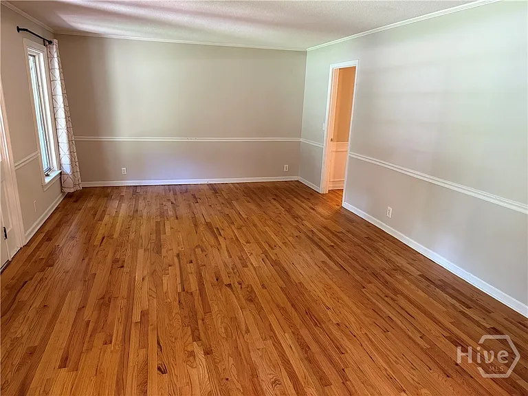 292 Tara Way — Photo 2