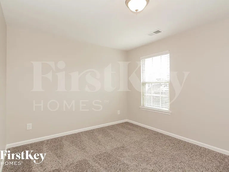 124 Alborn Dr — Photo 11