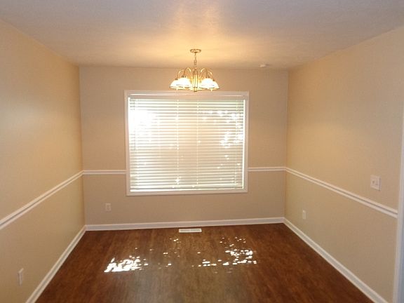 3rd image of 1213 Bolton Dr