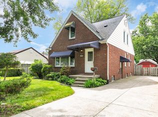3736 Vaughan St, Windsor, ON N9C 1Z5