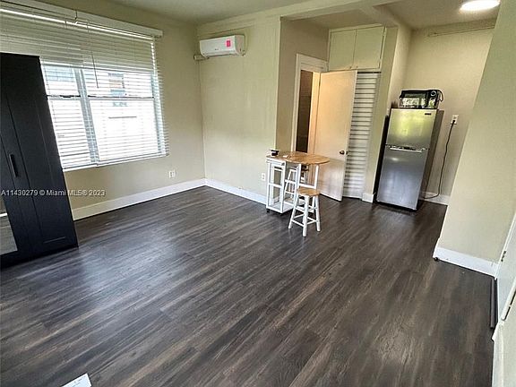 3rd image of 119 Menores Ave APT 7