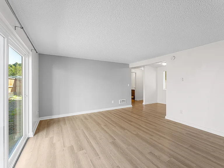 511 Avenue D #B — Photo 17