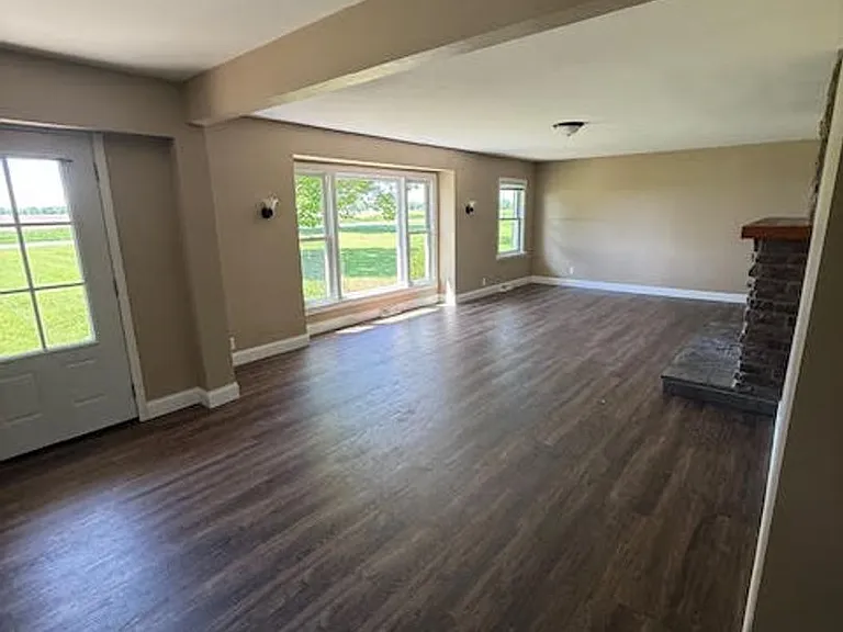 3313 Burnstine Rd — Photo 2