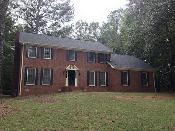 4th image of 185 Essex Circle