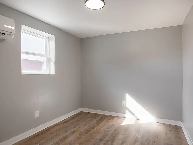 650 4th St NE #16 — Photo 6