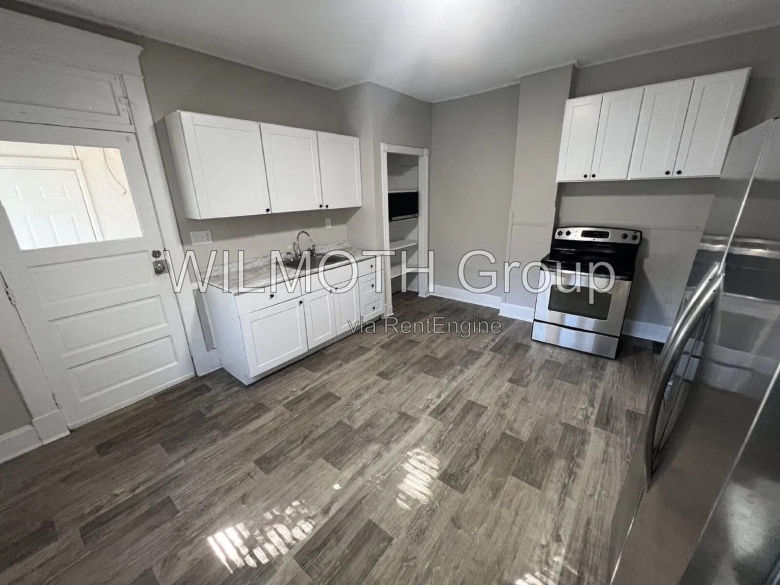 3 bed, 1.0 bath, 1472 sqft, $1,145 — Photo 2