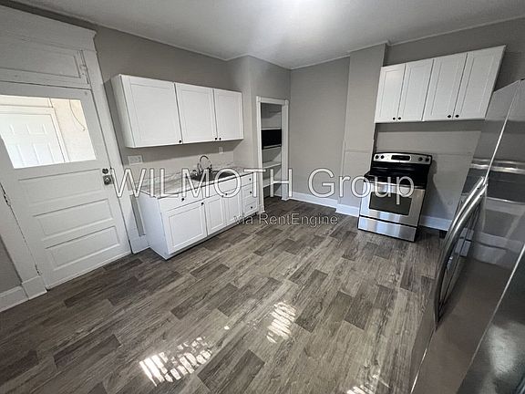 2nd image of 826 N Beville Ave