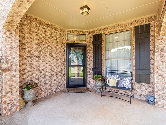 3rd image of 1141 Bradford Pl