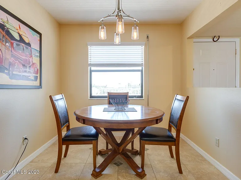 555 Harrison Ave #402 — Photo 18