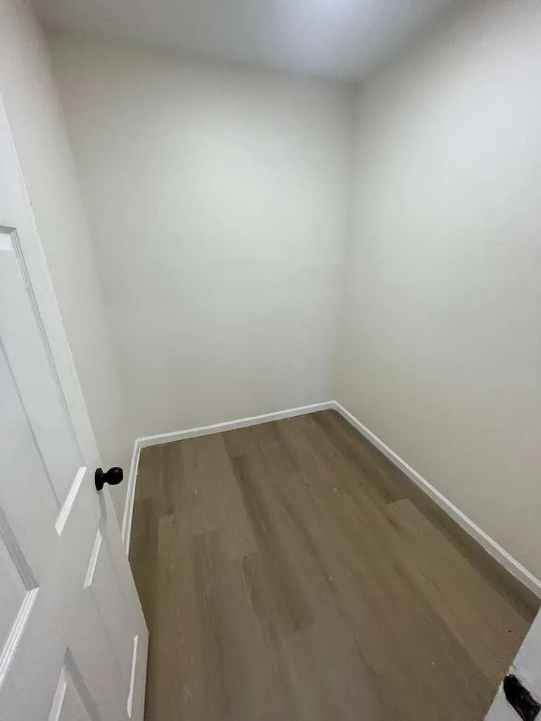 3 bed, $2,100 — Photo 4