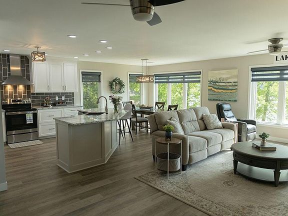 4th image of 740 Eagles Harbor Dr