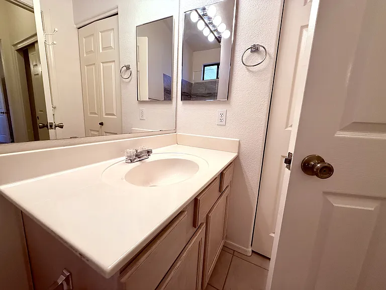 6730 E Preston St — Photo 35