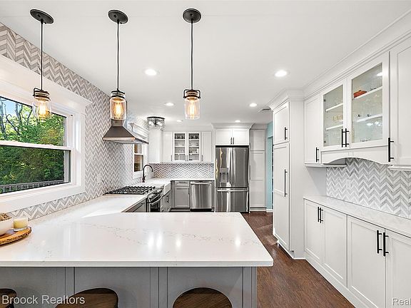 5th image of 139 Wimbleton Dr