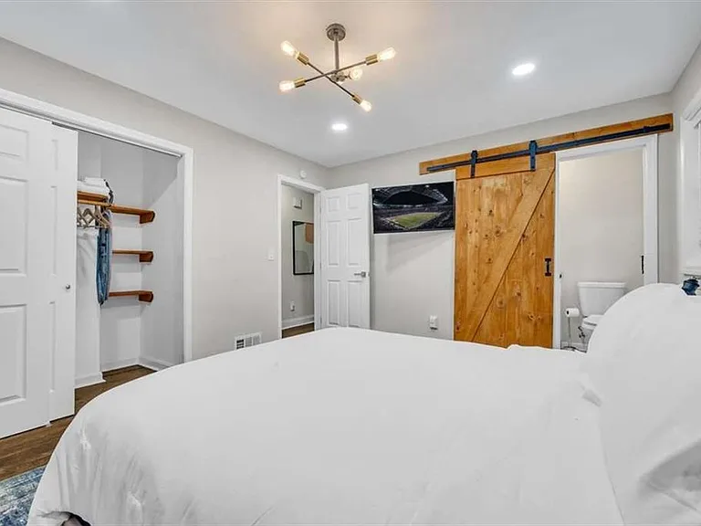 2271 Columbia Dr — Photo 6