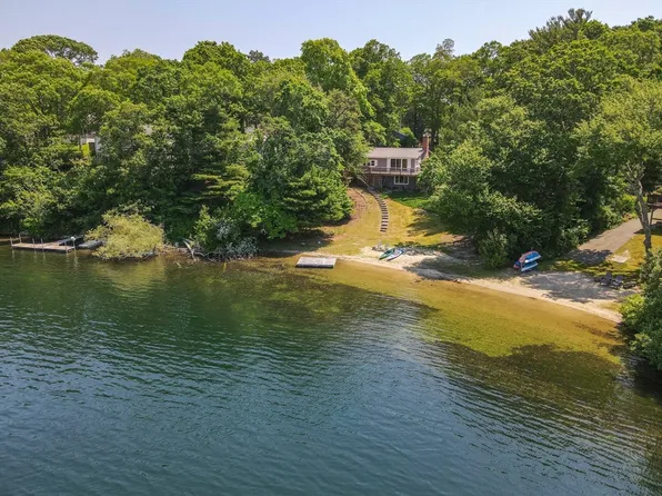 73 Lake Shore Dr, East Falmouth, MA 02536