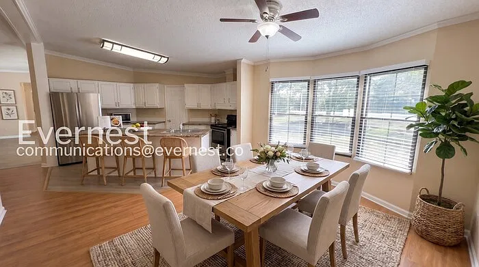 4 bed, 2.0 bath, 2120 sqft, $1,995 — Photo 3