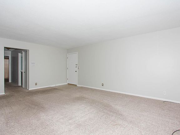 4th image of 5526 Heatherdowns Blvd APT 5