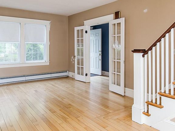 4th image of 85 Grosvenor Ave