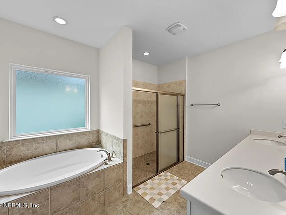 2nd image of 3852 Catania Pl