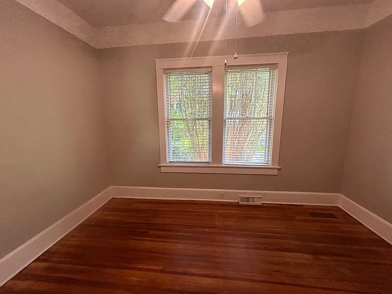 2827 Wilmot Ave — Photo 34