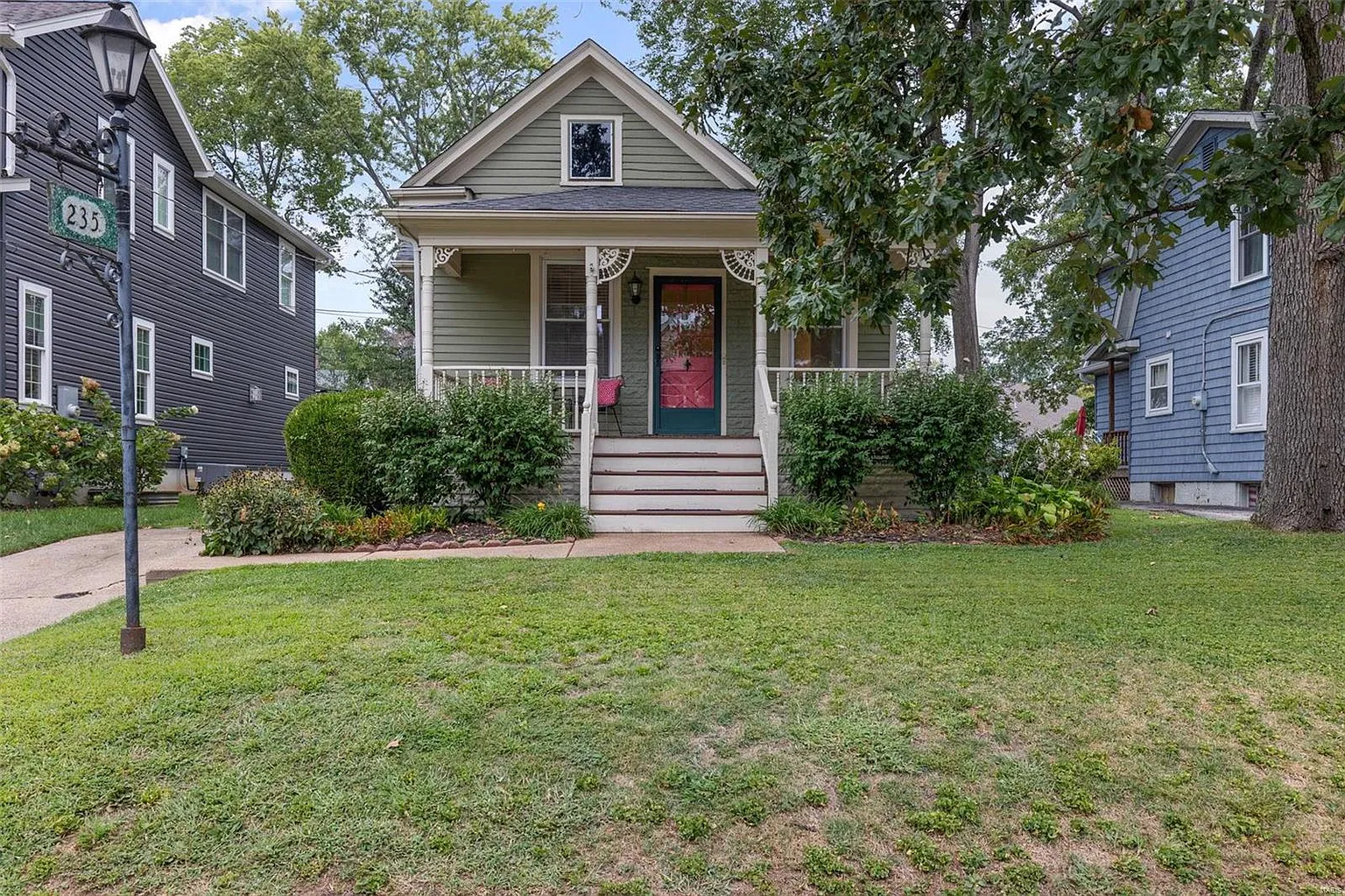 235 Baker Ave photo 1