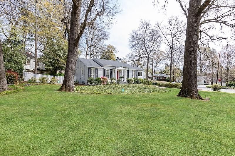 2nd image of 1811 Meredith Dr NW