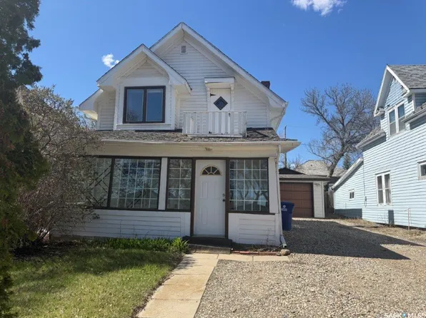 202 3rd AVENUE E, Kindersley, SK S0L 1S0