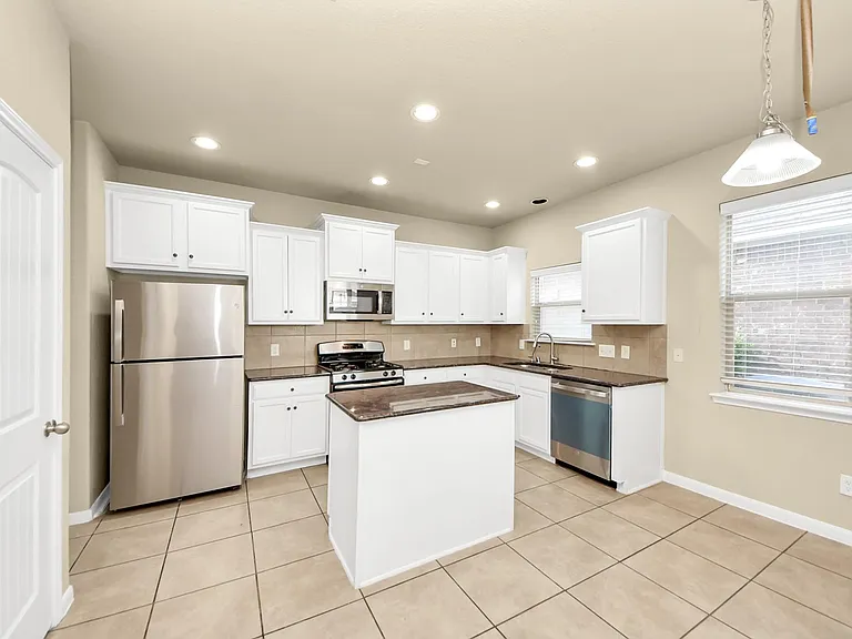6106 Grassy Haven Ln — Photo 18