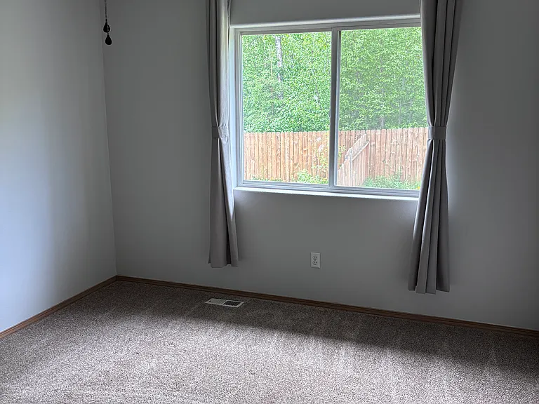 2710 Easthaven Cir — Photo 10