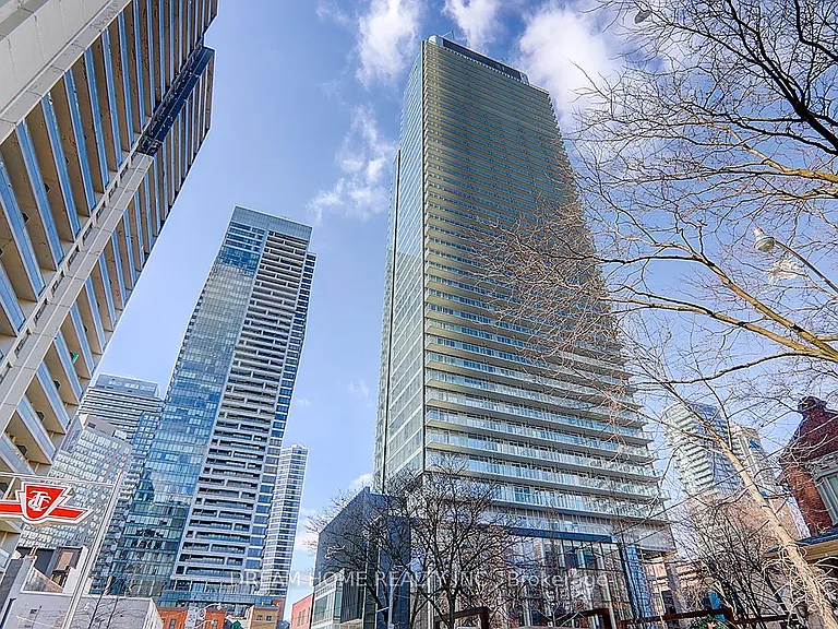 3 Gloucester St #1809 — Photo 42