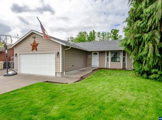 960 W D St, Lebanon, OR 97355