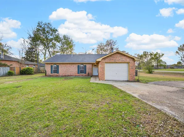 6735 Pineleaf Dr, Elmore, AL 36025