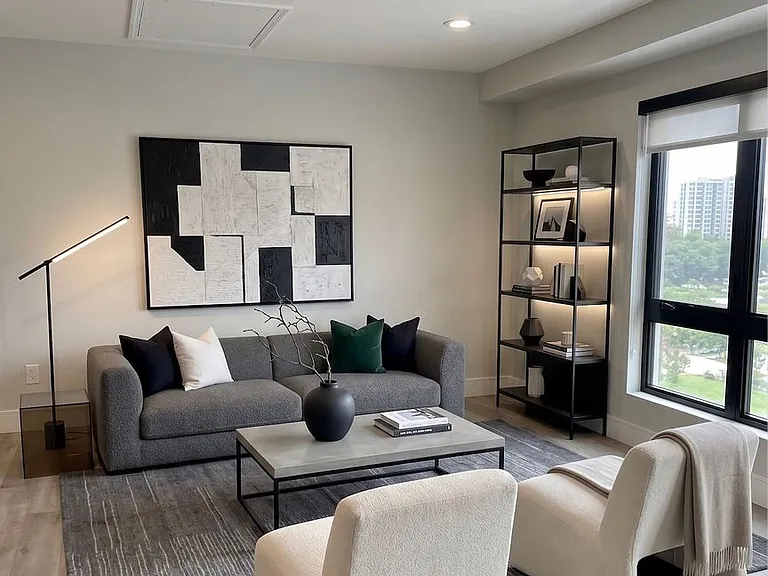 116 S Avenue 63 — Photo 3