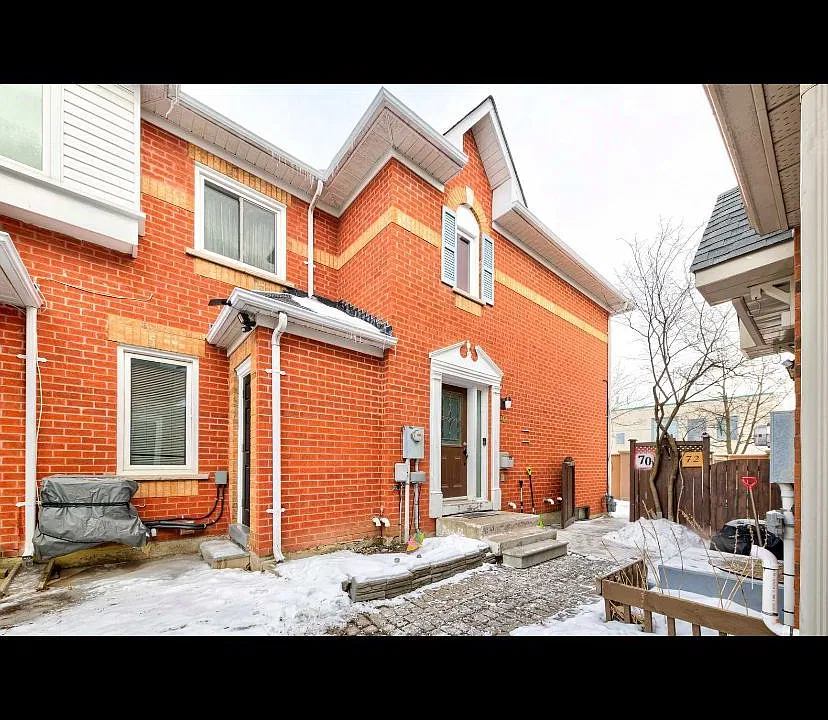 70 Blue Spruce St