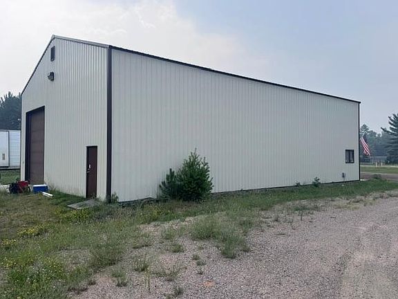 4th image of 1055 Vlach Rd
