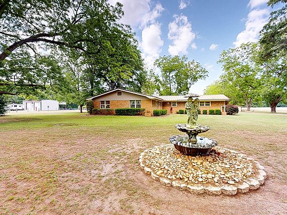 2nd image of 442 Hicks Rd