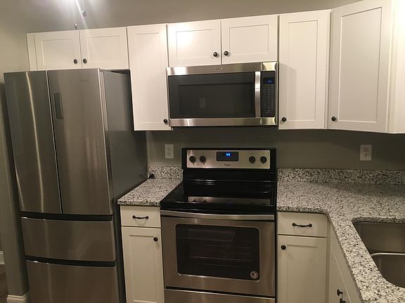 3rd image of 3 Jefferson Village Dr
