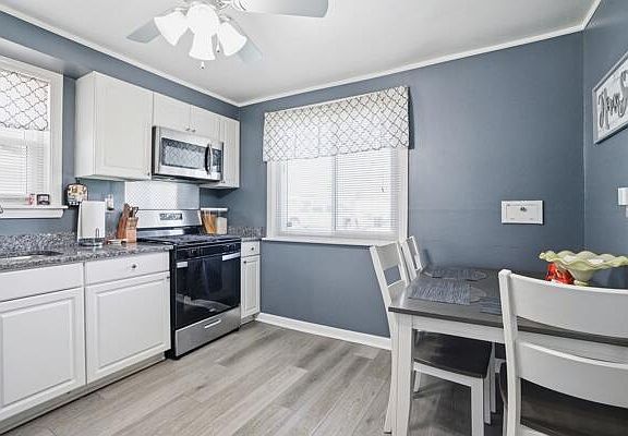 5th image of 3824 Towle Ave