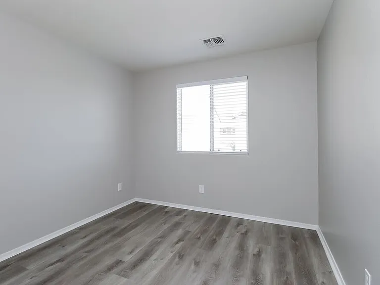 3728 S 54th Gln — Photo 13